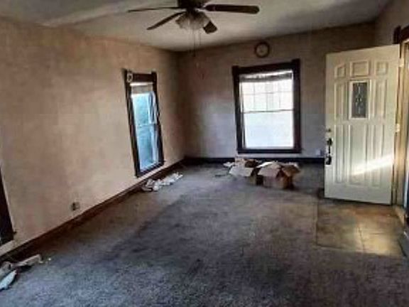 Additional Living Room