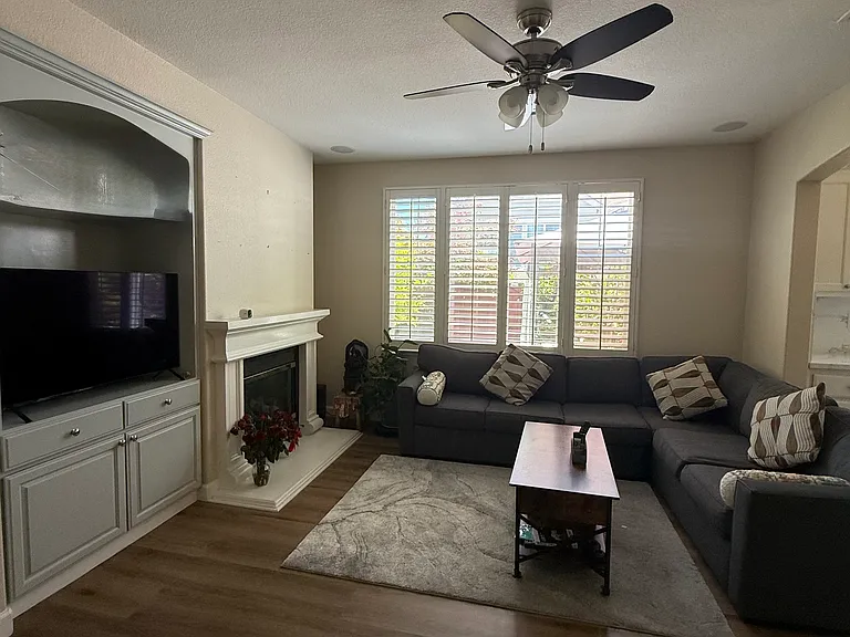 1513 Craiglee Way — Photo 6