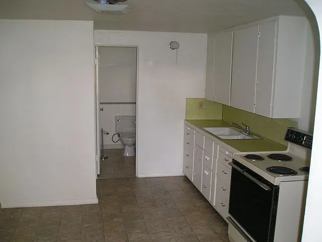 1727 8th Ave N #3 — Photo 3