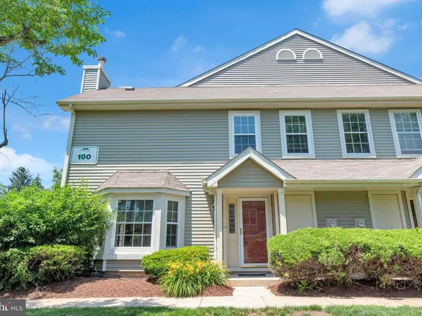 104 Pertwood Ct #104, Mount Laurel, NJ 08054