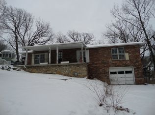 119 S Claremont Ave, Sugar Creek, MO 64054