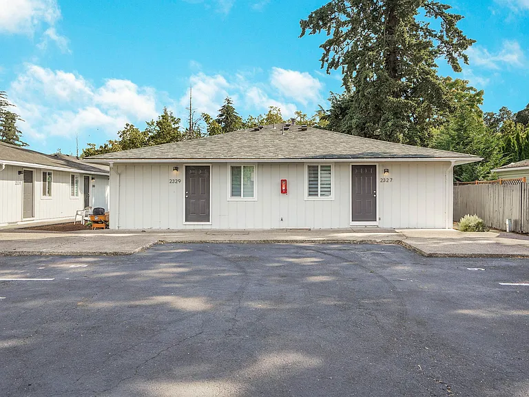 2339 Lee St SE — Photo 19