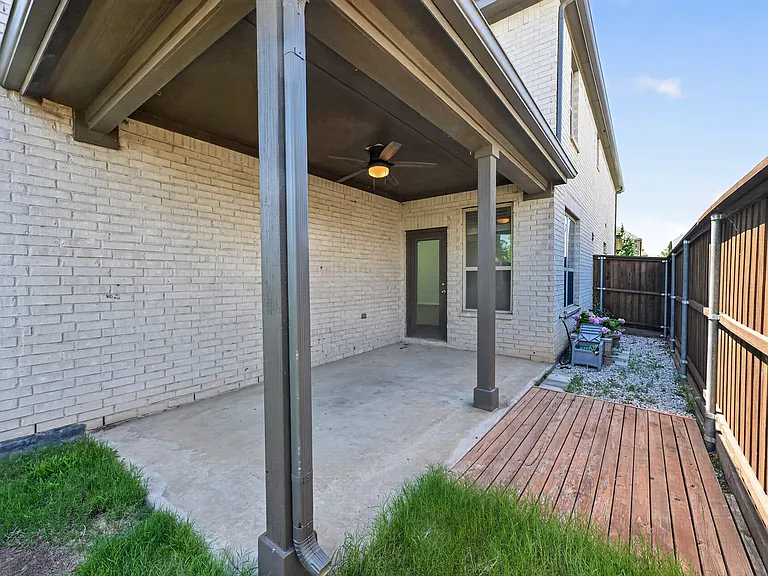 2017 Miramar Dr — Photo 18