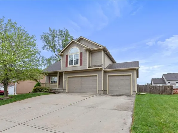 2229 Makayla Ln, Greenwood, MO 64034