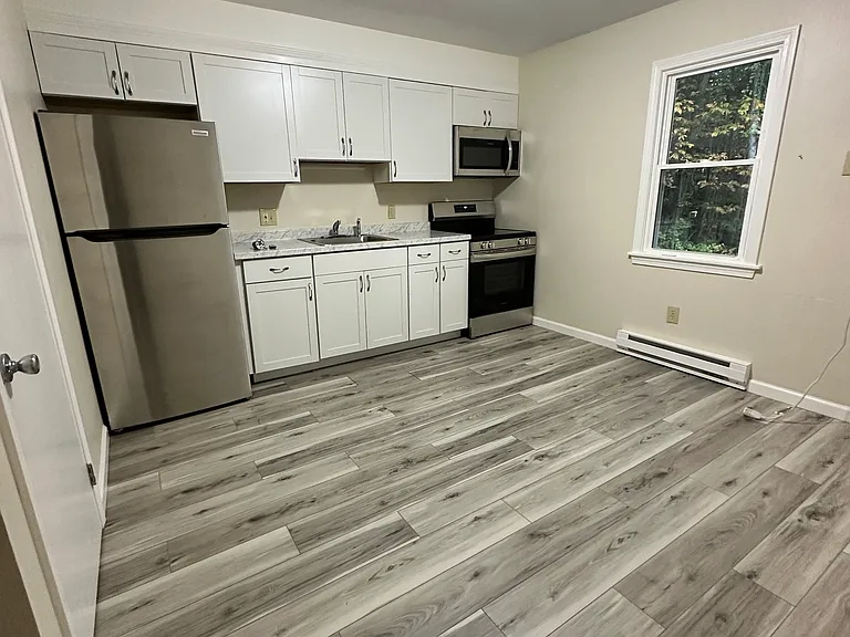 70 Pond Meadow Rd — Photo 2