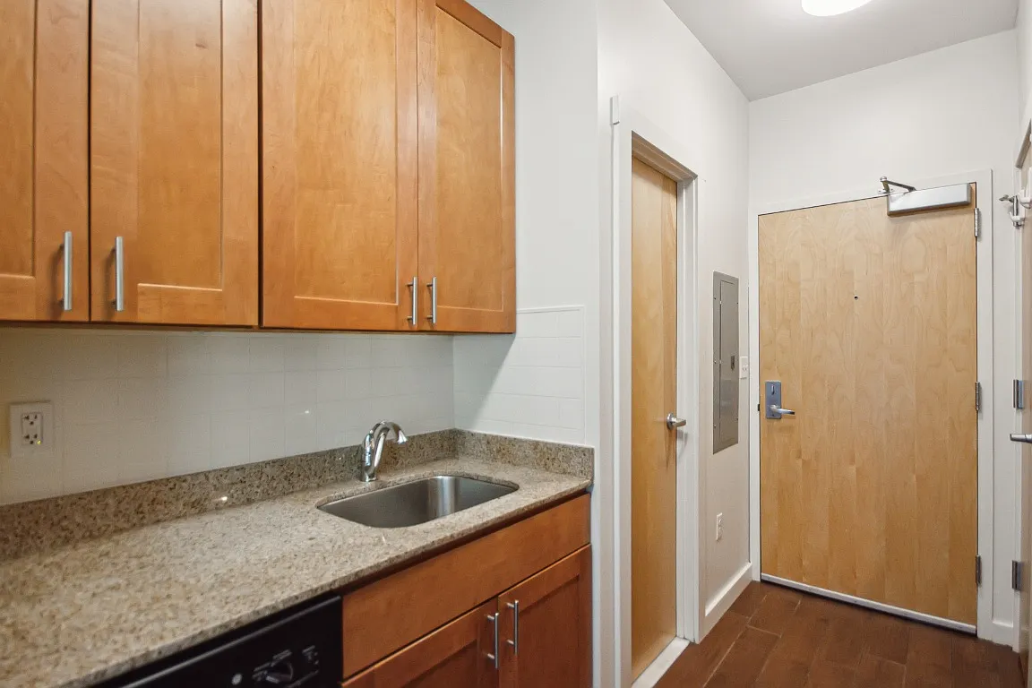 Fairchild Apartments — Photo 4