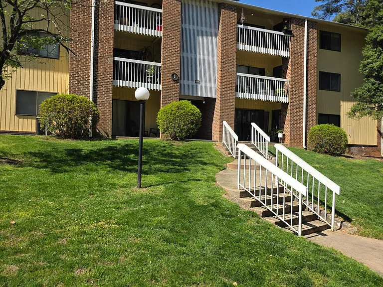 1114 Schaub Dr #I — Photo 1