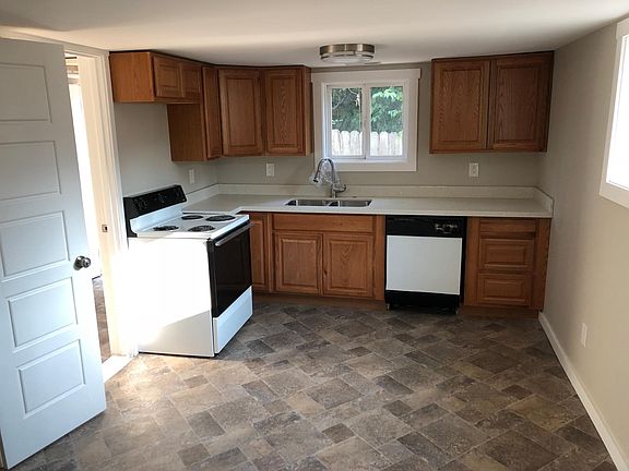 2nd image of 518 S Division Ln