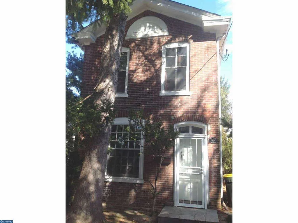 153 N Bellevue Ave photo 1