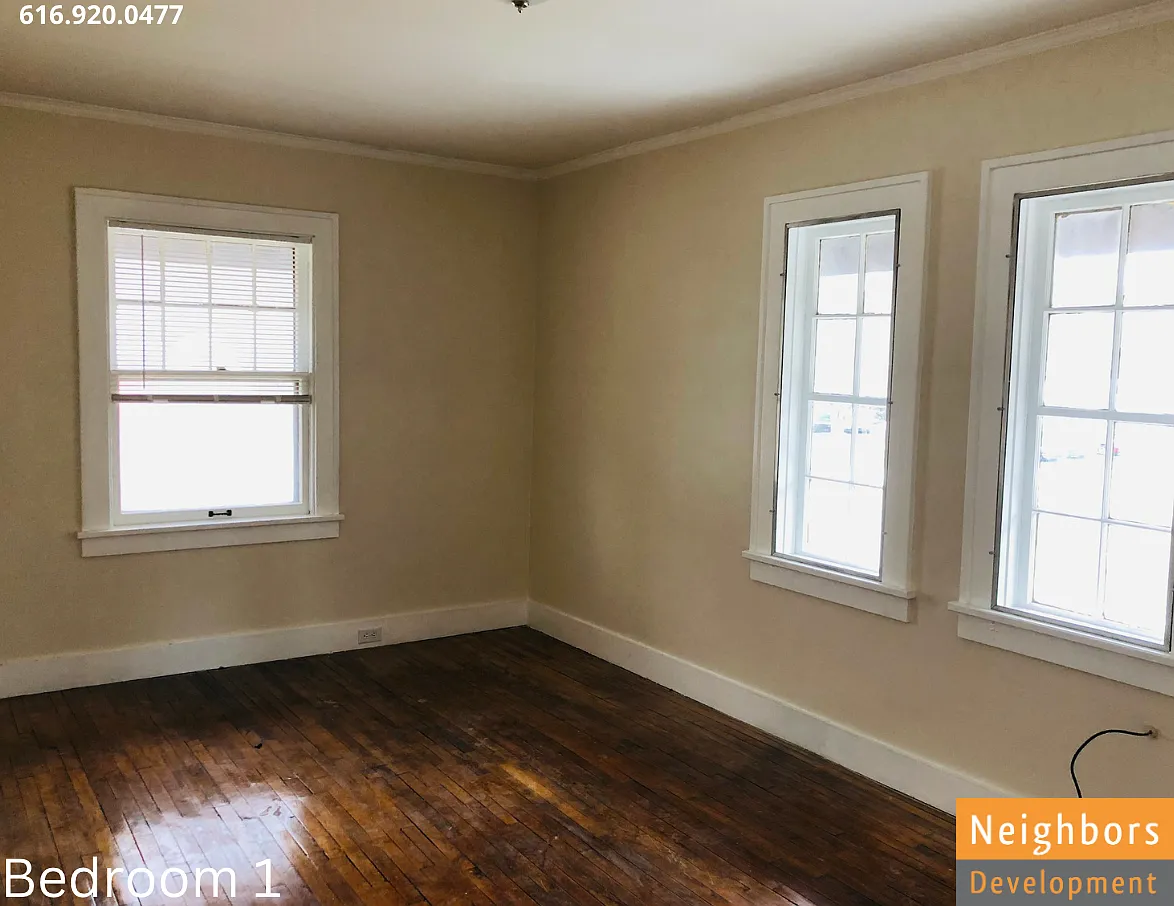 1139 Walker Ave NW - 1 — Photo 3