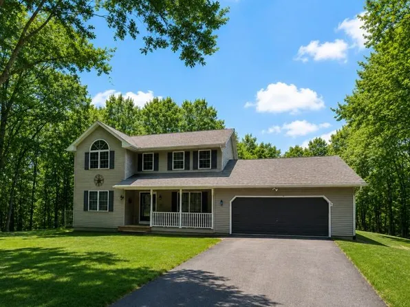 303 E Mountain Top Rd, Summit Hill, PA 18250