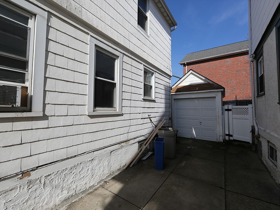 2nd image of 11713 12th Ave