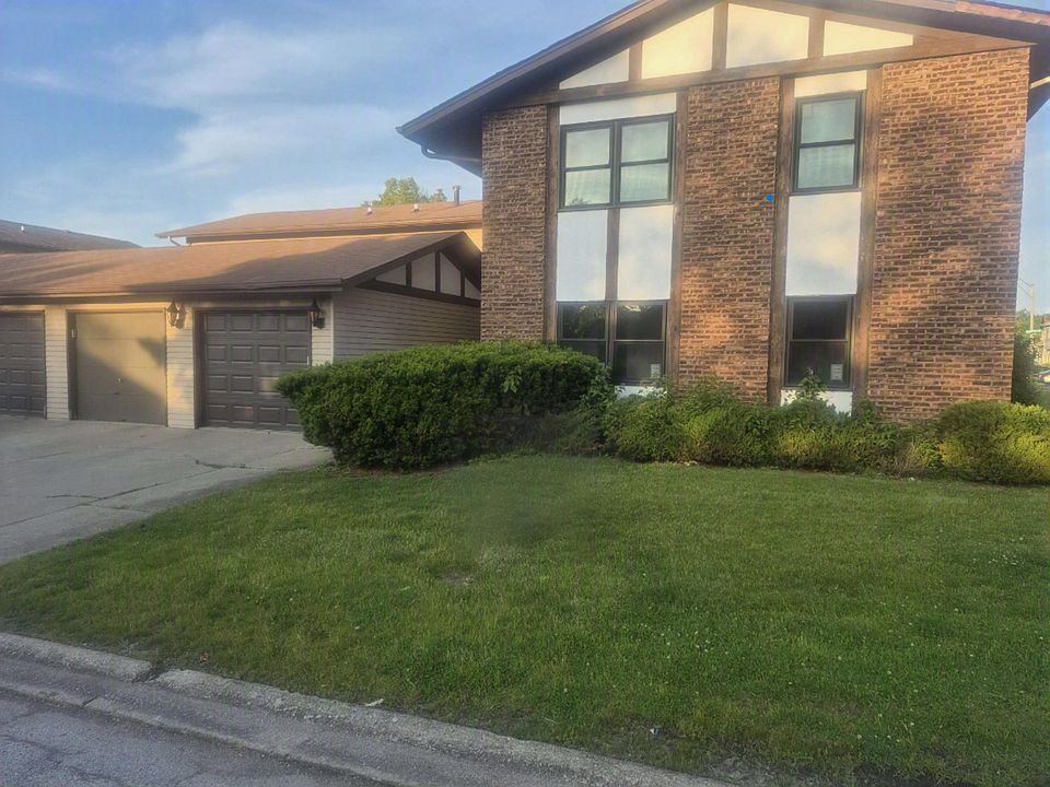 1st image of 19210 Elm Dr Unit 153