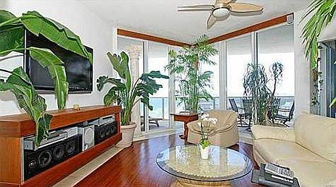 5th image of 6301 Collins Ave APT Ts4