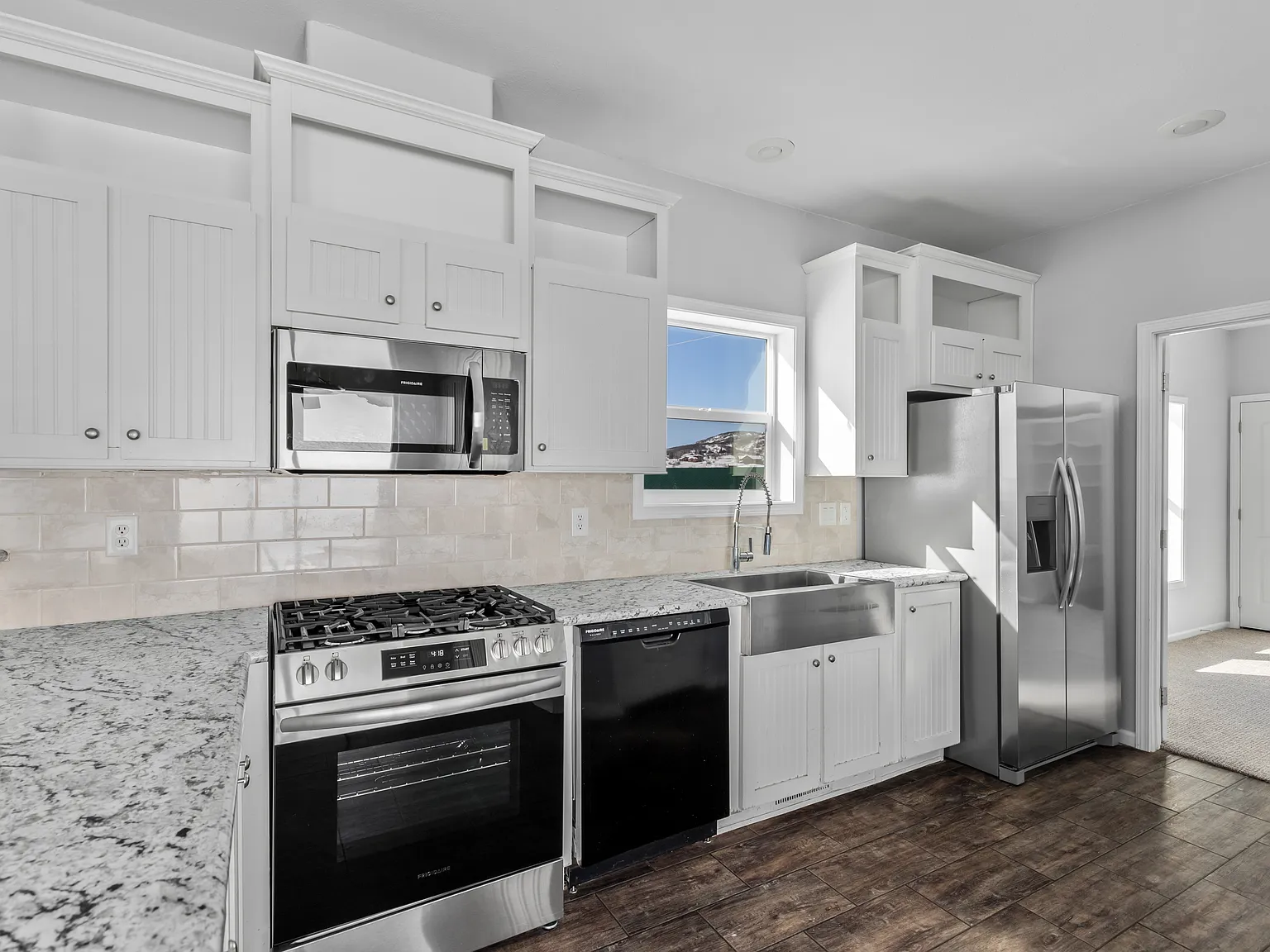 3 bed, 1170 sqft, $3,750 — Photo 3