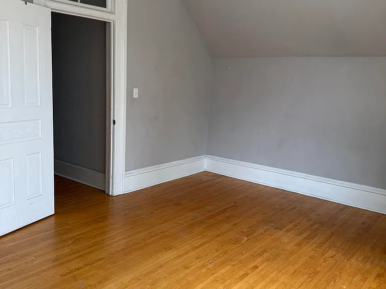 1369 Main St #1/2 — Photo 23