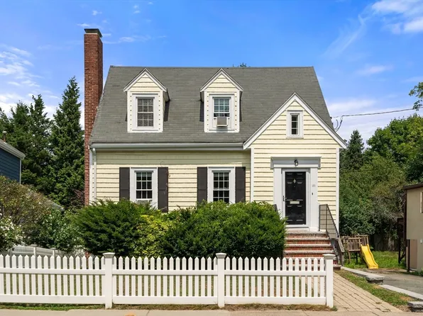 151 Oakdale Rd, Newton, MA 02461