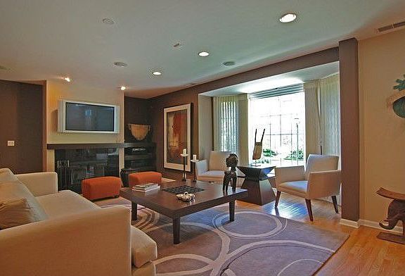 2nd image of 1437 S Prairie Ave #60