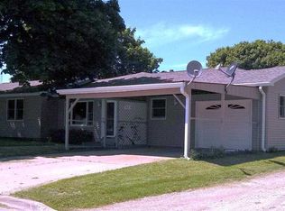 213 W Bryan St, Cuba City, WI 53807