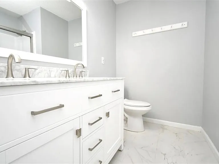 233 Buckland Dr — Photo 16