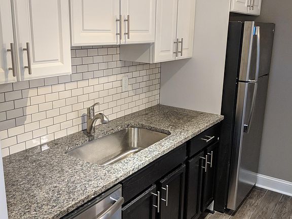 3rd image of 307 Forest Ln APT A