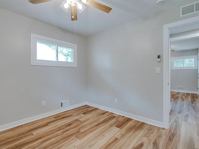 1334 Miller Ave — Photo 24