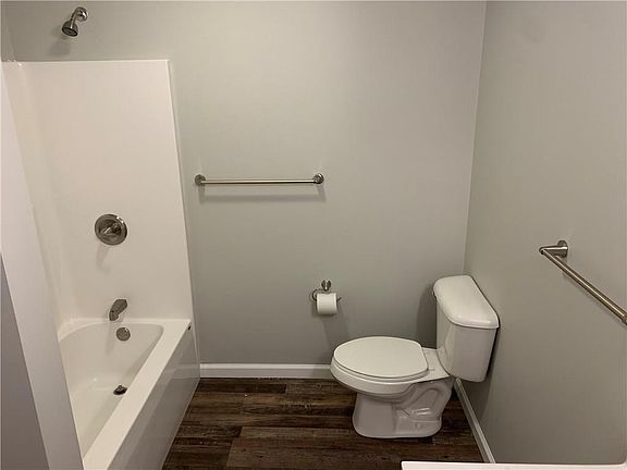 3rd image of 304 S Preston St