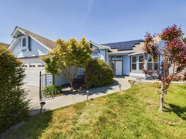 2242 Briarwood Cir, Eureka, CA 95503