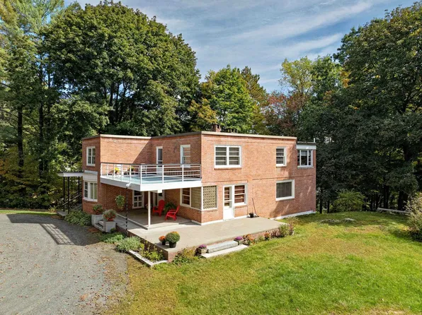 10 Strawberry Hill, Brattleboro, VT 05301