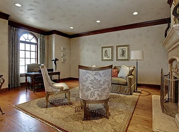 3rd image of 6517 Saucon Valley Dr