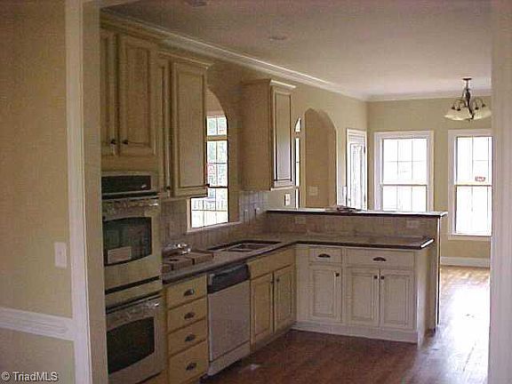 4th image of 7589 Trebbiano Dr