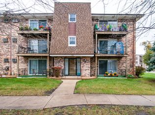 7100 98th St APT 104, Chicago Ridge, IL 60415