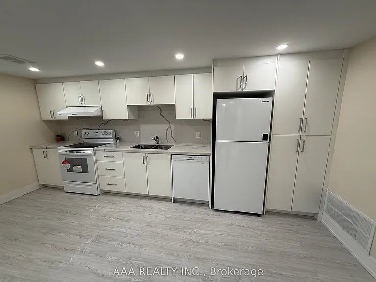 27 Kingsview Blvd #1 — Photo 14