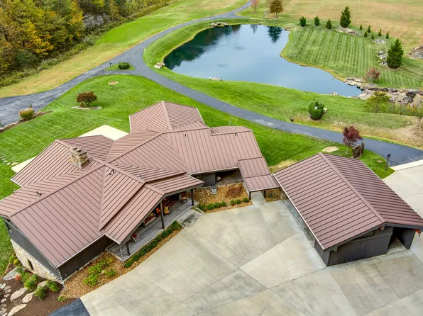 353 Autumn Ridge Dr, Pikeville, KY 41501