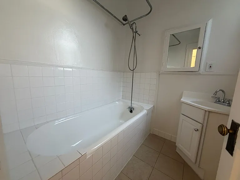 85 Carl St #6 — Photo 11
