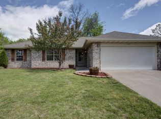 141 W Trail Point Dr, Nixa, MO 65714