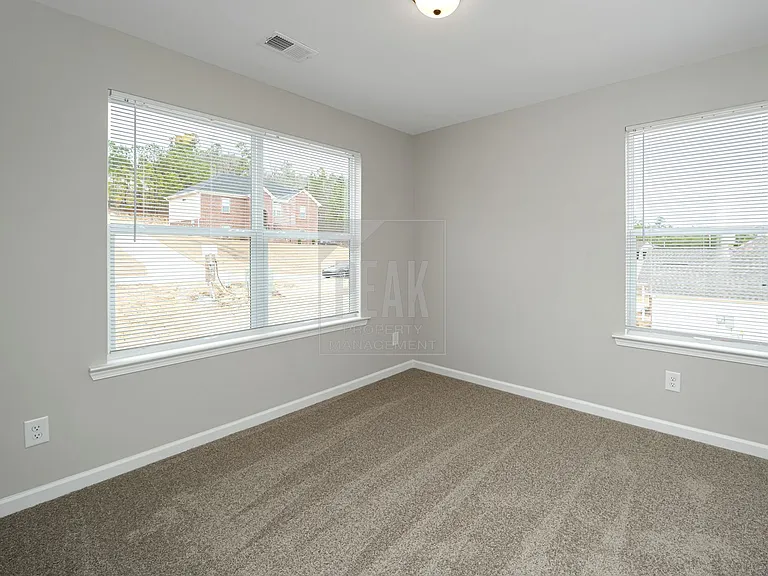 390 Woodland Cir — Photo 37