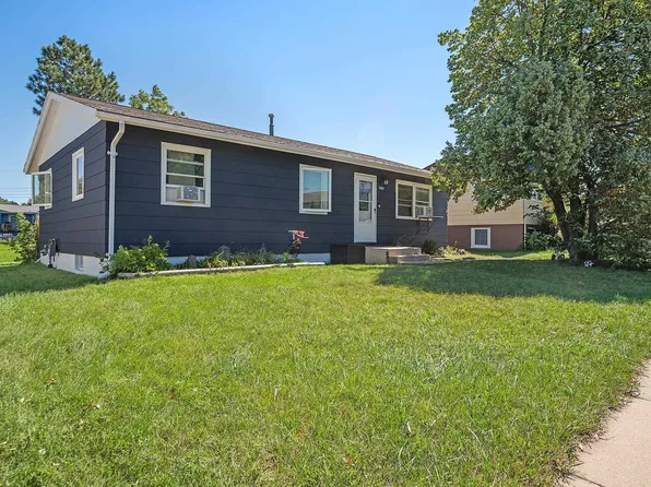 2007 Colorado Dr, Sturgis, SD 57785