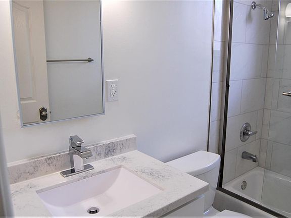 Beautifully updated Bathroom