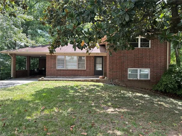 808 Greenhill Dr NE, Conyers, GA 30012