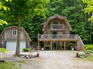 2481 S Schomberg Rd, Lake Leelanau, MI 49653