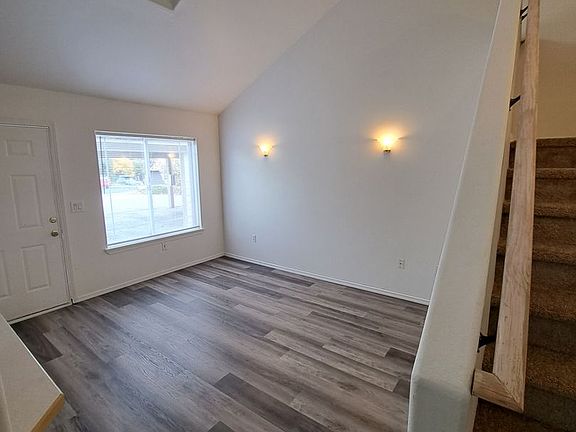4th image of 2965 NE Worthington Ct #3