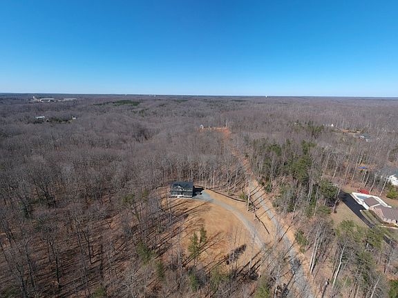 5th image of 29 Bonnie Lee Ct