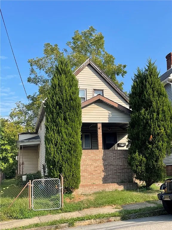 749 Addison St photo 1