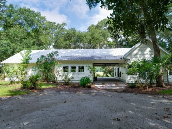 8440 Chisolm Plantation Rd, Edisto Island, SC 29438