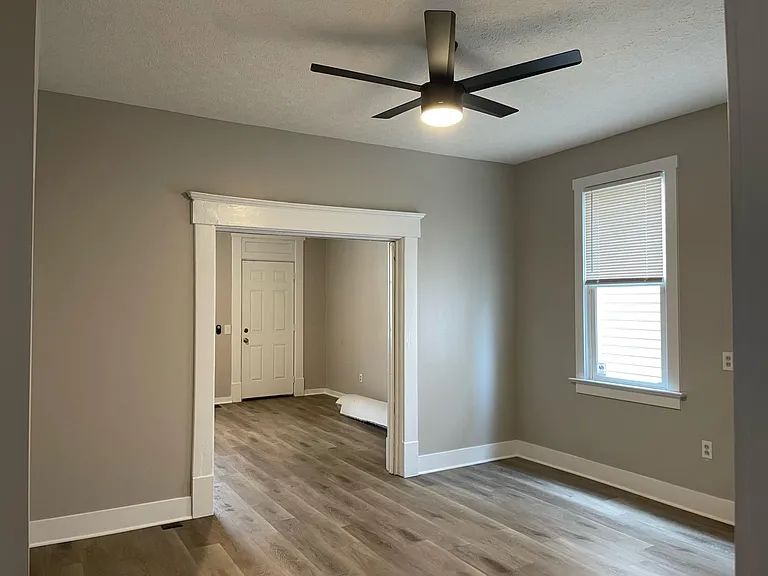 524 E Jenkins Ave — Photo 3