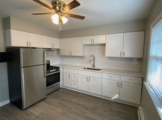442 N Ardmore Ave APT 2A, Villa Park, IL 60181