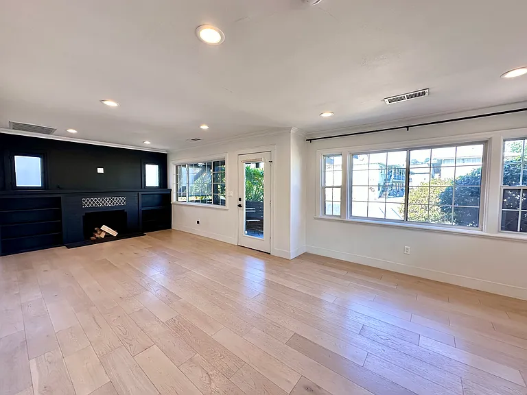 4336 Toland Way — Photo 3