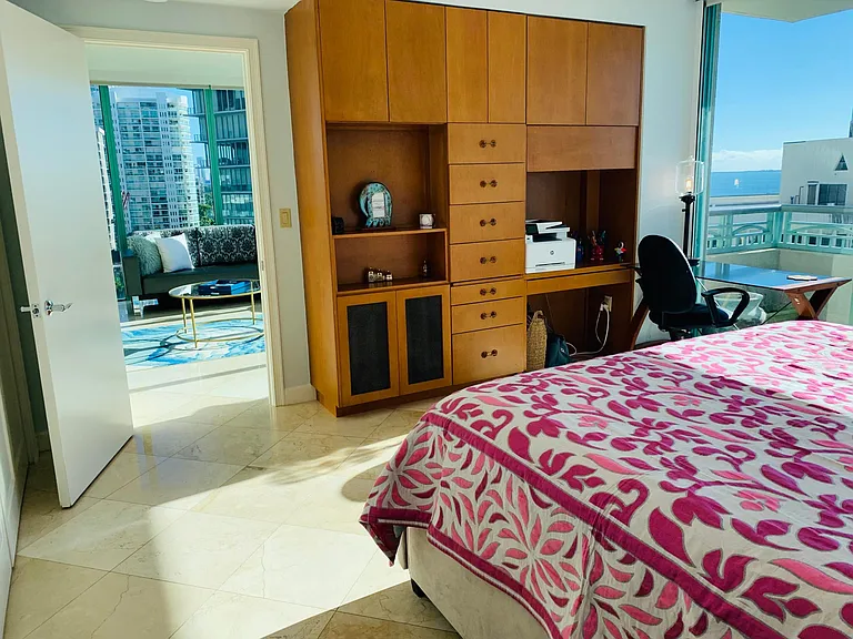 3400 SW 27th Ave #1001 — Photo 49