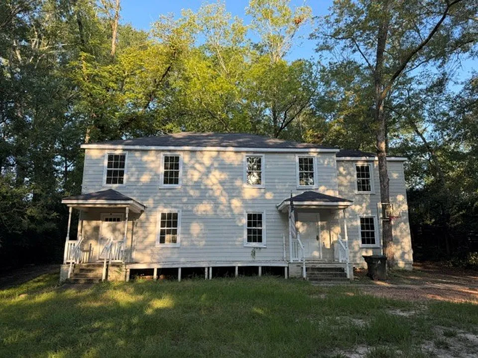 226 W Chewacla Dr